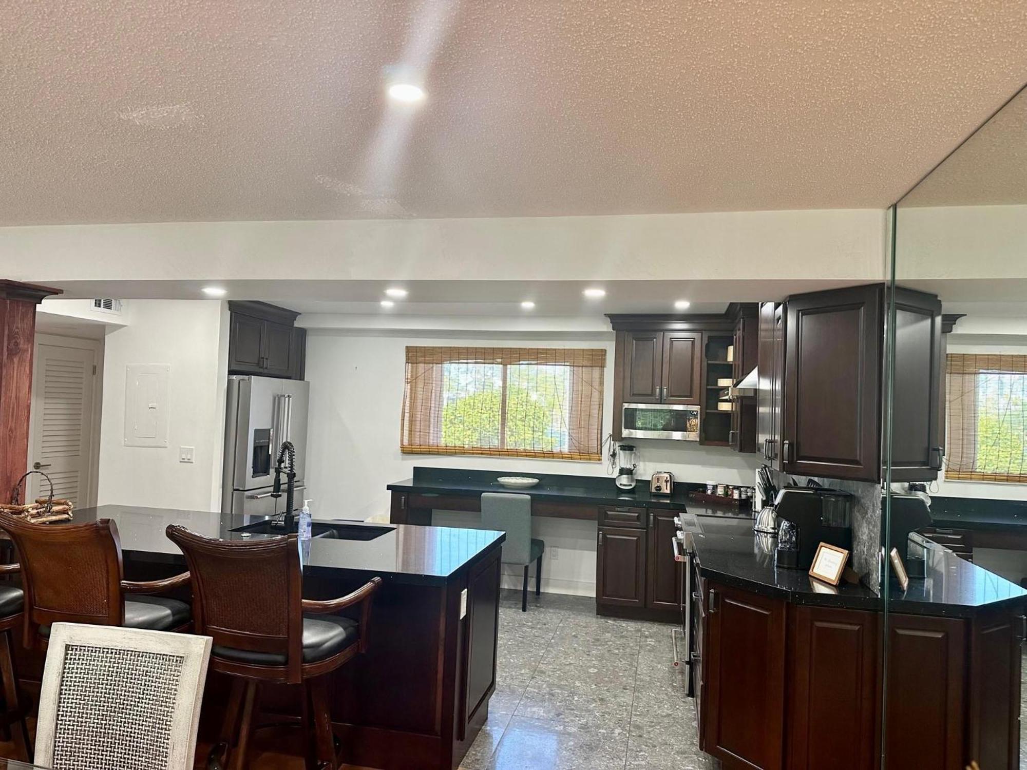 Beautifully Renovated Summer Of 2020 Come And Enjoy This Lovely Unit Key West Exterior foto