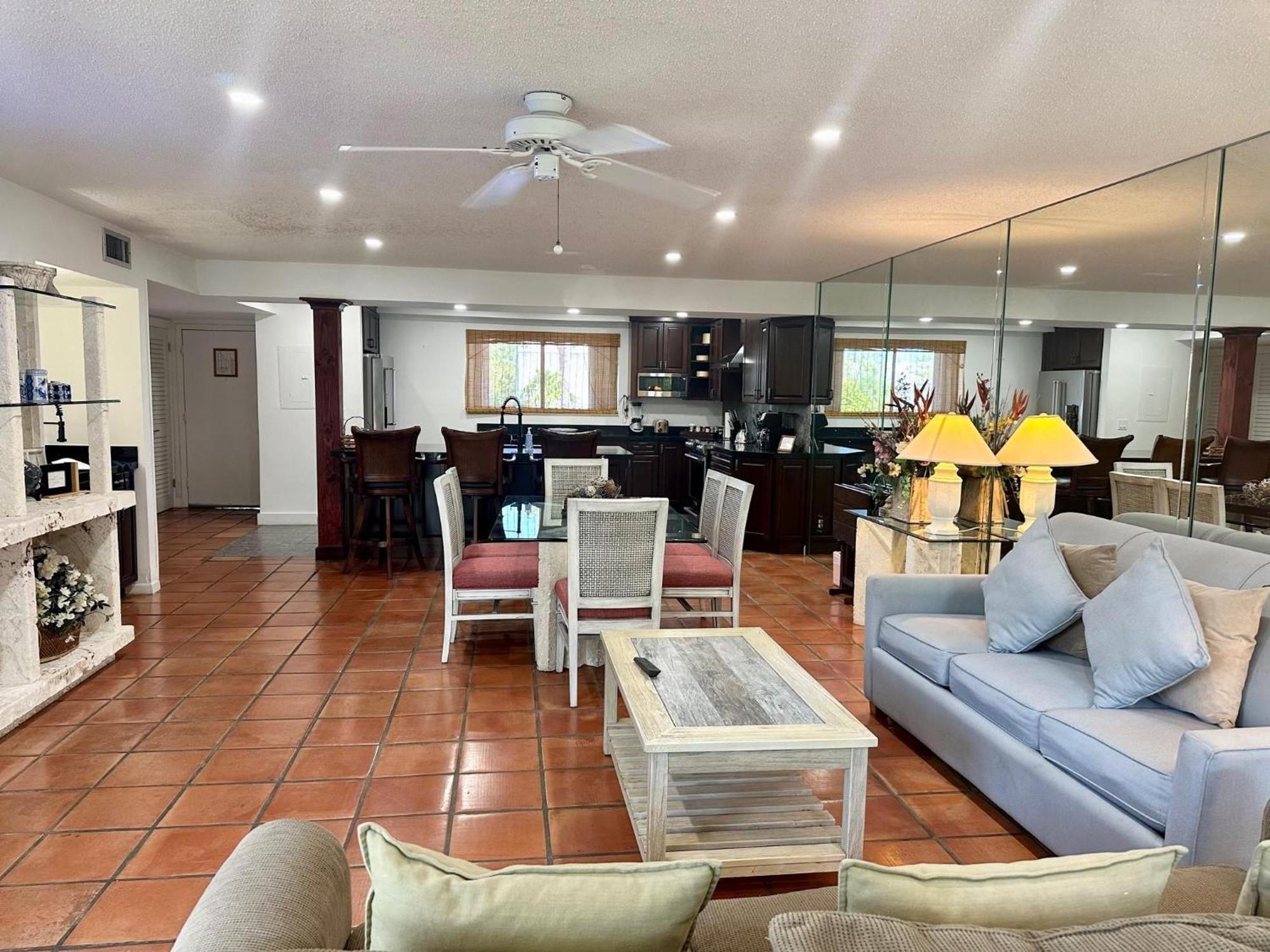 Beautifully Renovated Summer Of 2020 Come And Enjoy This Lovely Unit Key West Exterior foto